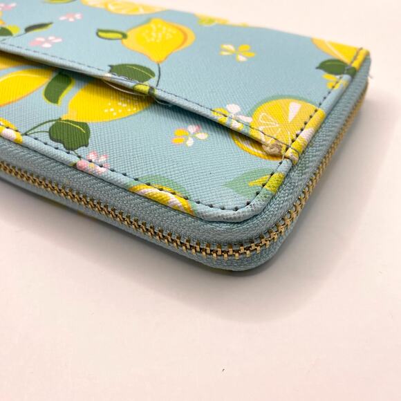 Trina Turk Lemon Zip Around Wallet Clutch Mint Yellow Novelty Fruit Print NIB - Picture 3 of 8